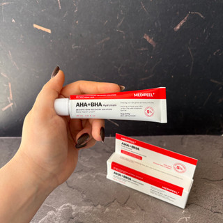 کرم ترمیمکننده و لایهبردار ۳۰روزه AHA+BHA مدیپیل ضدلک قوی و کمک به درمان لک ملاسما و کک و مک
